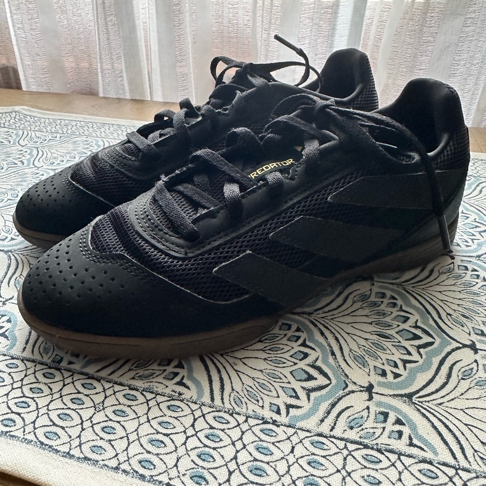 adidas Predator Club Indoor Sala Kids Soccer Shoes Size 3.5